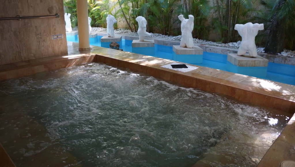 Hotel spa whirlpool